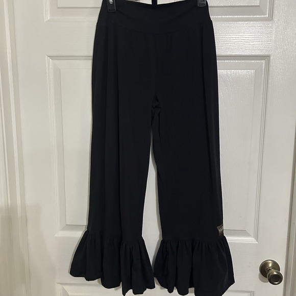 Matilda Jane Pants Womens Med Black Crop Ruffle Cuff Mid Rise Pull On Wide Leg - Picture 1 of 5